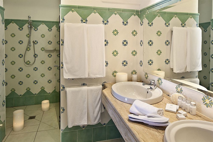 Imagen de la habitación del Hotel Miramare Sea Resort and Spa. Foto 6