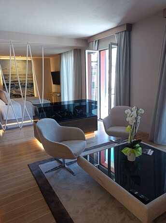 Imagen general del Hotel Miramare Suites. Foto 10