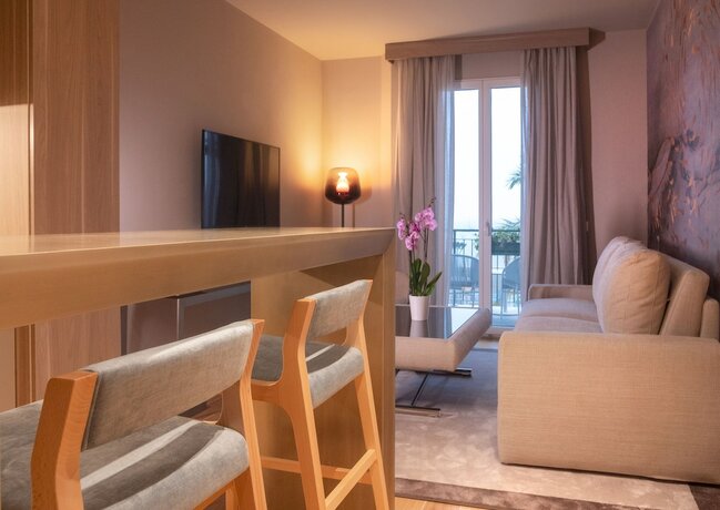 Imagen de la habitación del Hotel Miramare Suites. Foto 12