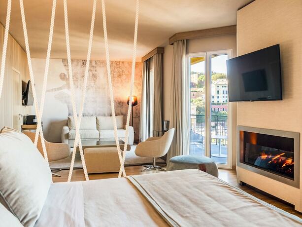 Imagen de la habitación del Hotel Miramare Suites. Foto 13