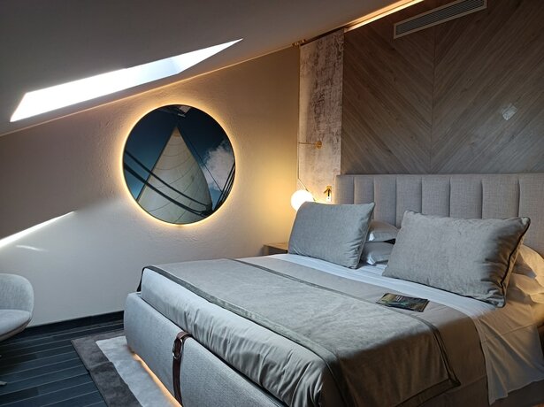 Imagen de la habitación del Hotel Miramare Suites. Foto 14