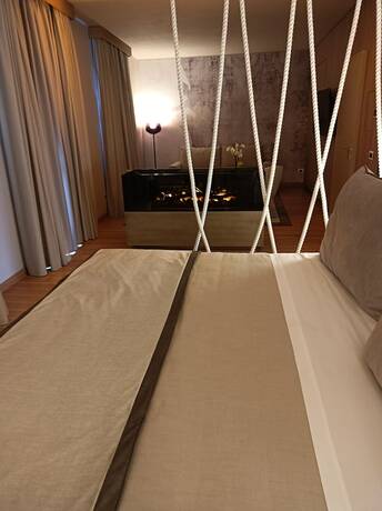 Imagen de la habitación del Hotel Miramare Suites. Foto 15
