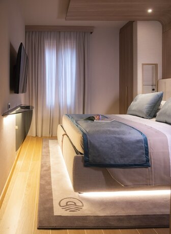 Imagen de la habitación del Hotel Miramare Suites. Foto 18