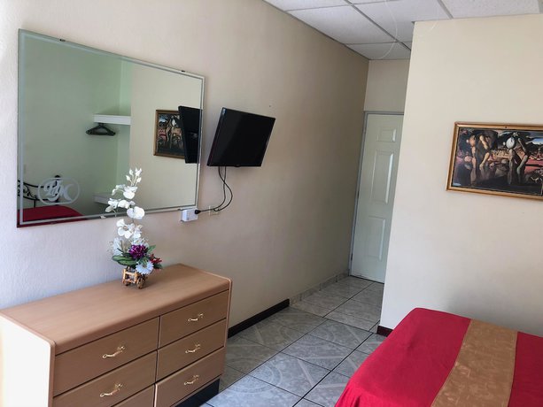 Imagen de la habitación del Hotel Miramonte And Apartments. Foto 13