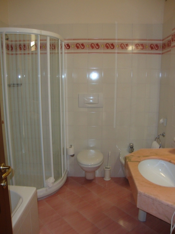 Imagen de la habitación del Hotel Miramonti, Bagno di Romagna. Foto 4