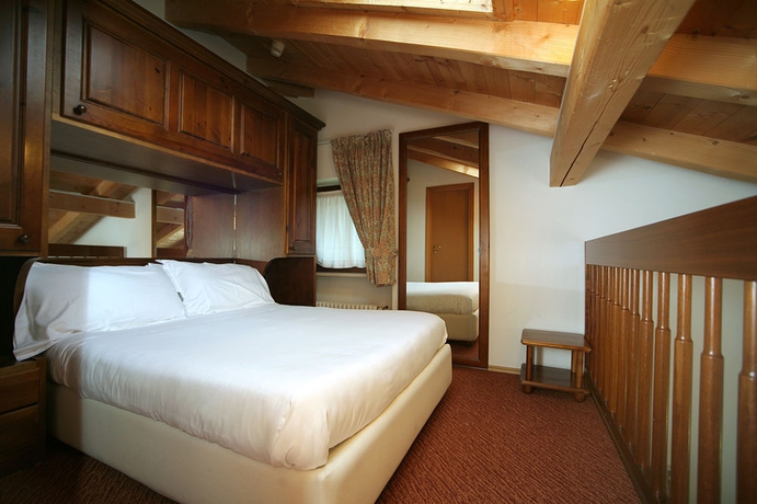 Imagen de la habitación del Hotel Miramonti Corvara. Foto 6