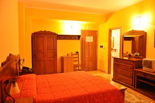 Imagen de la habitación del Hotel Miramonti, Gambarie. Foto 10