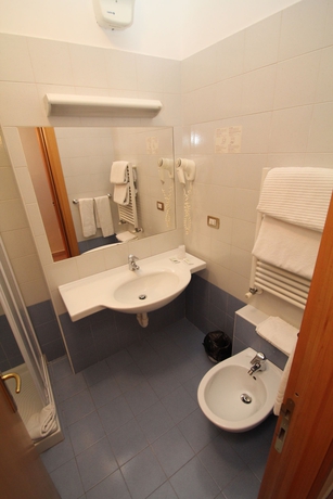 Imagen de la habitación del Hotel Miramonti, Turín. Foto 3