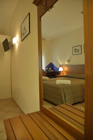 Imagen de la habitación del Hotel Miramonti, Turín. Foto 5
