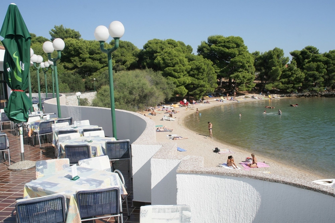 Imagen de los exteriores del Hotel Miran. Foto 11