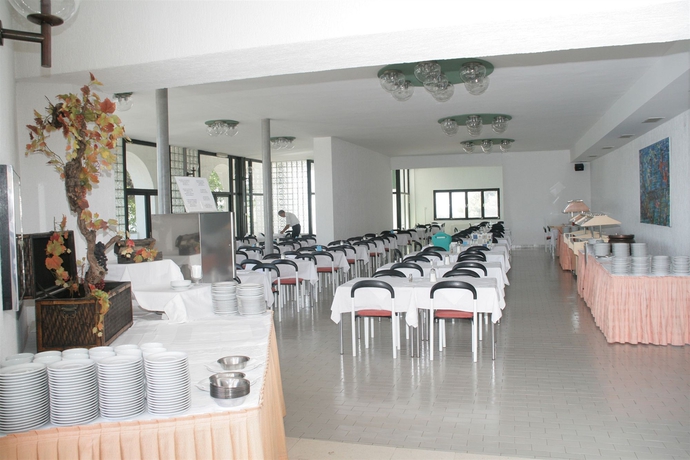 Imagen del bar/restaurante del Hotel Miran. Foto 4