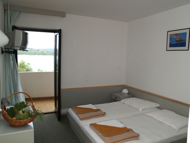 Imagen de la habitación del Hotel Miran. Foto 10