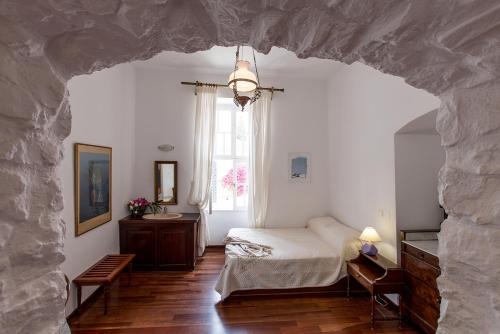 Imagen de la habitación del Hotel Miranda, Hydra Ciudad. Foto 10