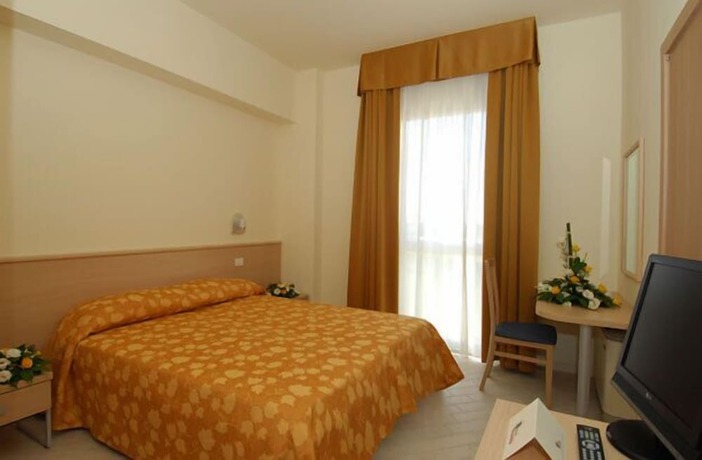 Imagen de la habitación del Hotel Mirandola. Foto 14