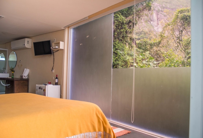 Imagen de la habitación del Hotel Mirante Do Arvrao. Foto 12