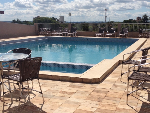 Imagen de la piscina del Hotel Mirante. Foto 14