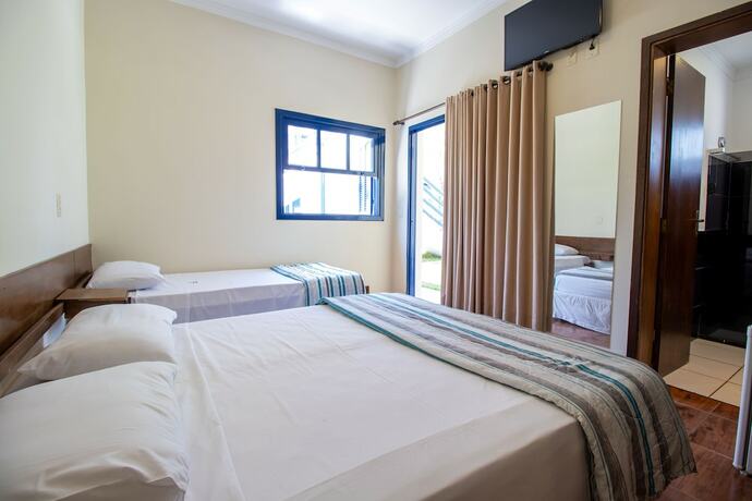 Imagen de la habitación del Hotel Mirante Praia, Ol&iacute;mpia. Foto 15