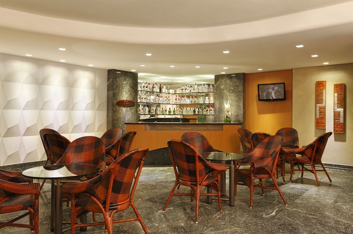 Imagen del bar/restaurante del Hotel Mirasol Copacabana. Foto 3