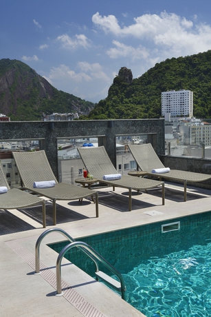 Imagen de la piscina del Hotel Mirasol Copacabana. Foto 14