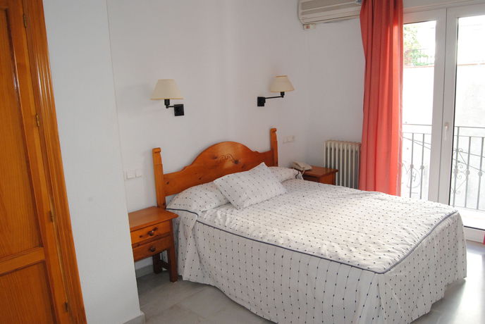 Imagen de la habitación del Hotel Mirasol, &Oacute;rgiva ( Alpujarra ). Foto 6
