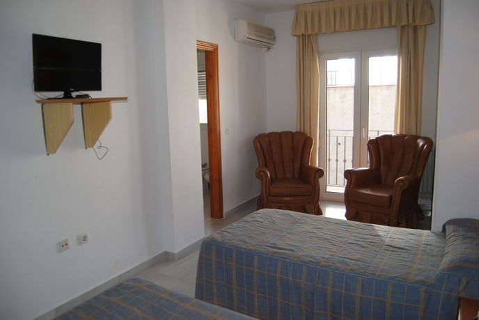 Imagen de la habitación del Hotel Mirasol, &Oacute;rgiva ( Alpujarra ). Foto 8