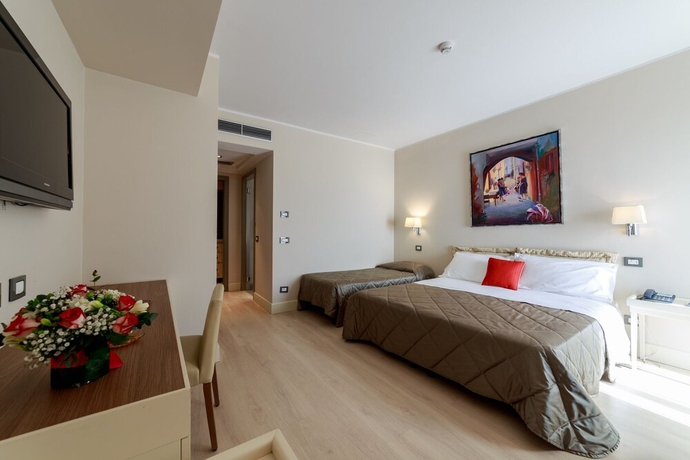 Imagen de la habitación del Hotel Mirasole International. Foto 4