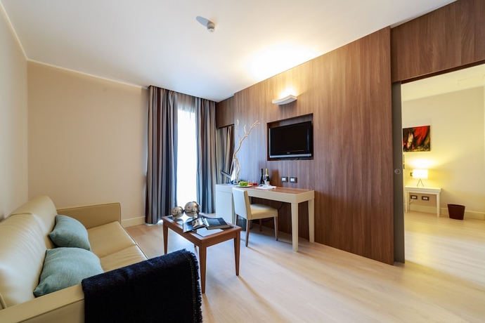 Imagen de la habitación del Hotel Mirasole International. Foto 5