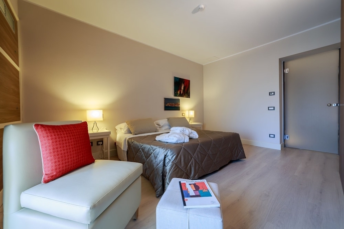 Imagen de la habitación del Hotel Mirasole International. Foto 6