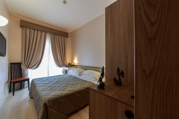 Imagen de la habitación del Hotel Mirasole International. Foto 9