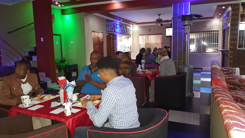 Imagen del bar/restaurante del Hotel Miraton Guest Lodge. Foto 3