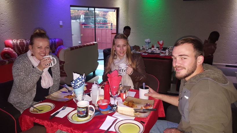 Imagen del bar/restaurante del Hotel Miraton Guest Lodge. Foto 4