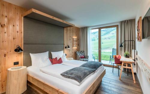 Imagen de la habitación del Hotel Miraval NaturHotel. Foto 10