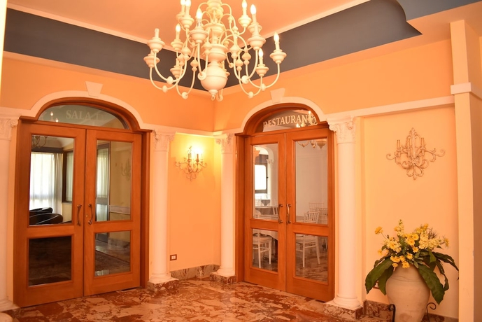 Imagen de los interiores del Hotel Miravalle, Astroni. Foto 19