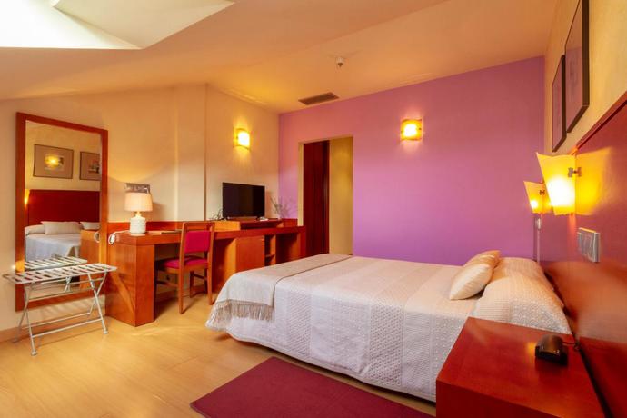 Imagen de la habitación del Hotel Miravalle, Ourense. Foto 6
