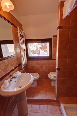 Imagen de la habitación del Hotel Miravalle, Sauze D'oulx. Foto 7