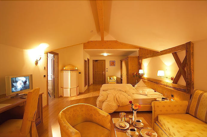Imagen de la habitación del Hotel Miravalle, Selva di Val Gardena. Foto 3