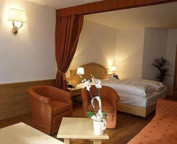 Imagen de la habitación del Hotel Miravalle, Selva di Val Gardena. Foto 6