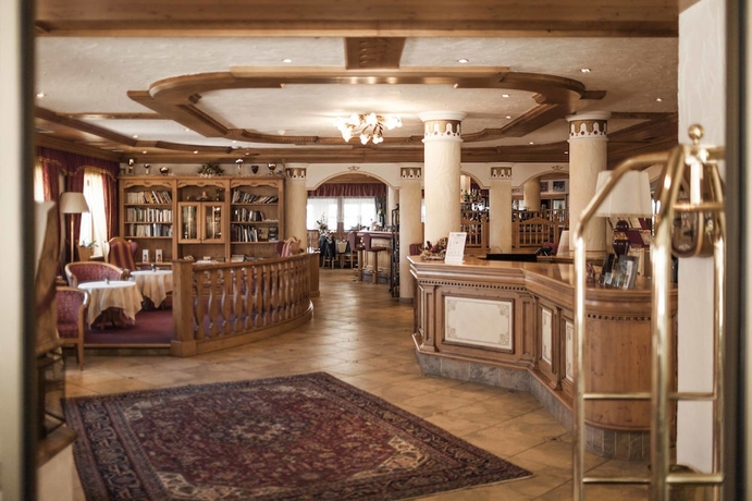 Imagen de los interiores del Hotel Miravalle, Selva di Val Gardena. Foto 19