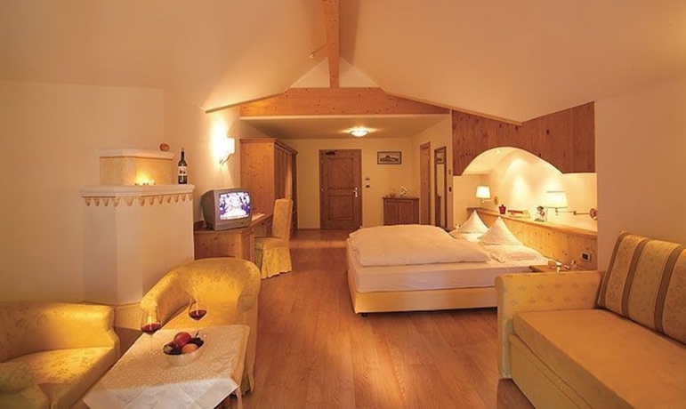 Imagen de la habitación del Hotel Miravalle, Selva di Val Gardena. Foto 10