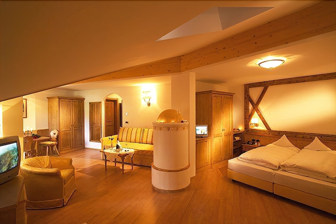 Imagen de la habitación del Hotel Miravalle, Selva di Val Gardena. Foto 12