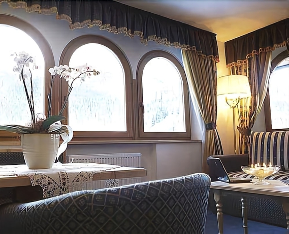 Imagen de la habitación del Hotel Miravalle, Selva di Val Gardena. Foto 17