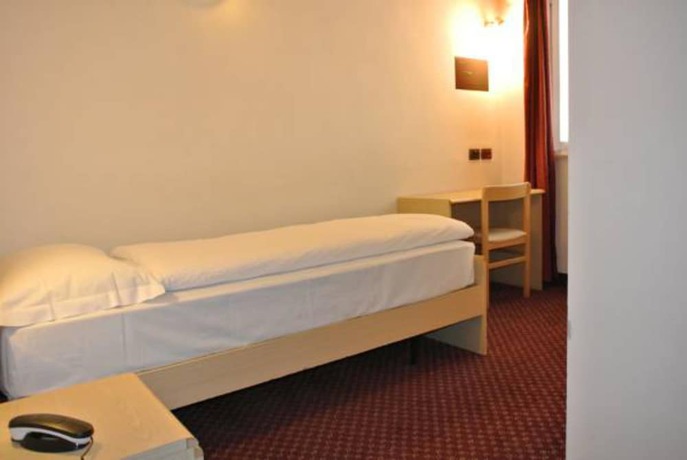 Imagen de la habitación del Hotel Miravalle, Soraga. Foto 4