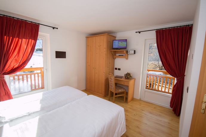 Imagen de la habitación del Hotel Miravalle, Soraga. Foto 8