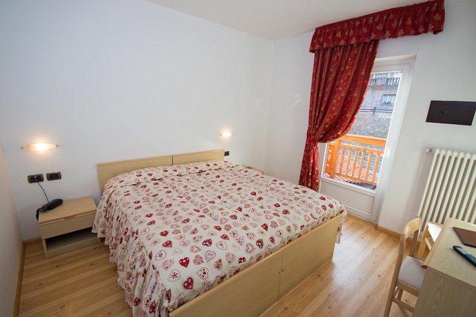 Imagen de la habitación del Hotel Miravalle, Soraga. Foto 9