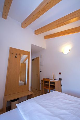 Imagen de la habitación del Hotel Miravalle, Soraga. Foto 12