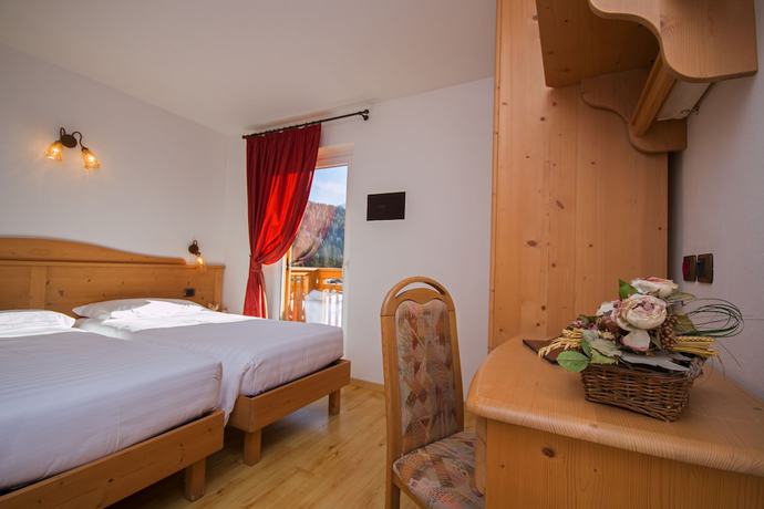 Imagen de la habitación del Hotel Miravalle, Soraga. Foto 13