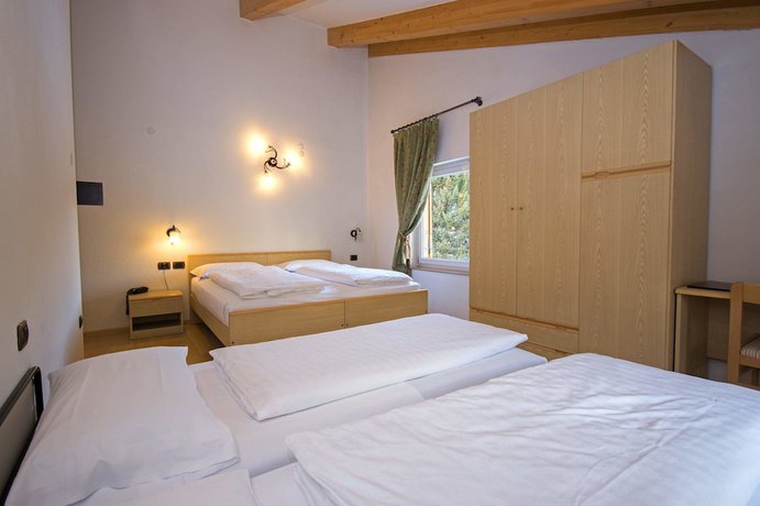 Imagen de la habitación del Hotel Miravalle, Soraga. Foto 15