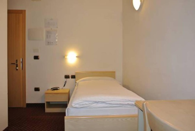 Imagen de la habitación del Hotel Miravalle, Soraga. Foto 17