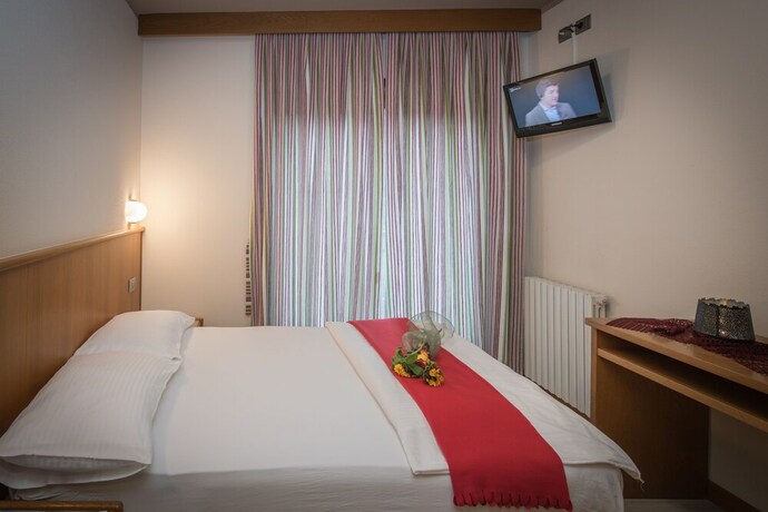 Imagen de la habitación del Hotel Miravalle, VALDIDENTRO. Foto 19