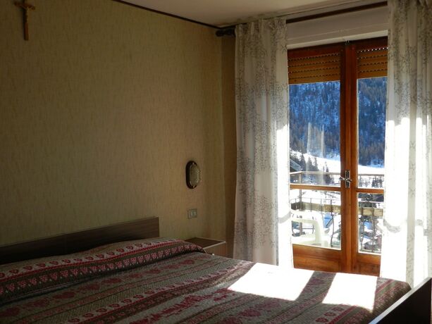 Imagen de la habitación del Hotel Miravidi. Foto 19